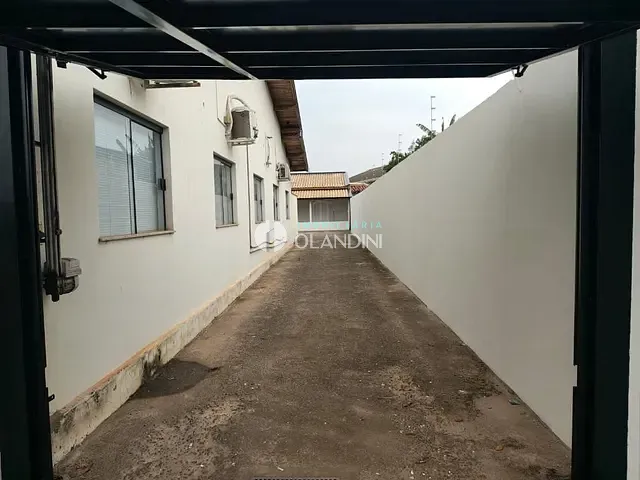 Casa com 120m² 1 quarto e 1 banheiro, para alugar, no bairro Centro em Artur Nogueira
