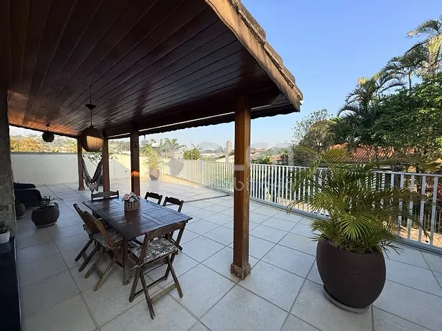 Casa 5 quartos e 4 banheiros, à venda, no bairro Vila Albertina em São Paulo