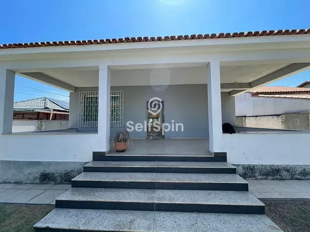 Casa com 380m² 3 quartos e 2 banheiros, para alugar, no bairro Jardim Atlântico Oeste (Itaipuaçu) em Maricá