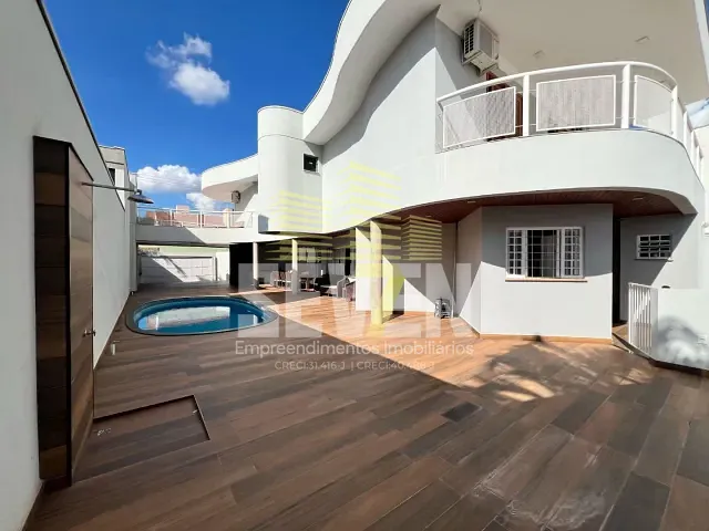 Casa com 420m² 4 quartos e 5 banheiros, à venda, no bairro Jardim Estoril em Bauru