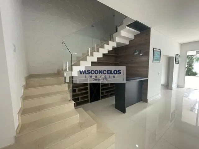 Casa com 450m² 4 quartos e 6 banheiros, à venda ou para alugar, no bairro Jardim do Golfe em São José dos Campos