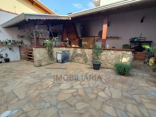 Casa com 297m² 4 quartos e 3 banheiros, à venda, no bairro Mauá II em Jaguariúna