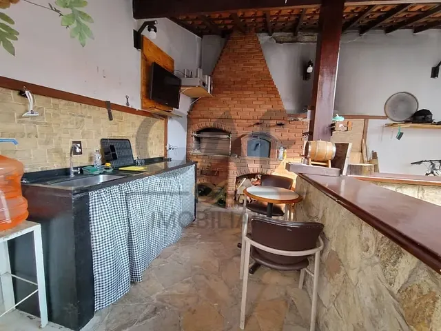 Casa com 297m² 4 quartos e 3 banheiros, à venda, no bairro Mauá II em Jaguariúna