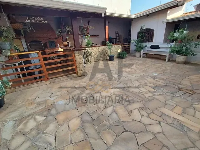 Casa com 297m² 4 quartos e 3 banheiros, à venda, no bairro Mauá II em Jaguariúna