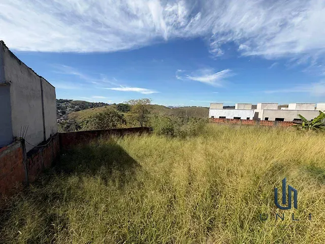 Casa 3 quartos e 2 banheiros, à venda, no bairro Parque Independência em Barra Mansa