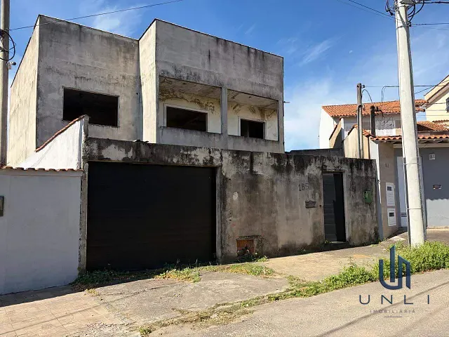 Casa 3 quartos e 2 banheiros, à venda, no bairro Parque Independência em Barra Mansa
