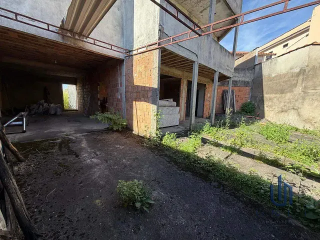 Casa 3 quartos e 2 banheiros, à venda, no bairro Parque Independência em Barra Mansa