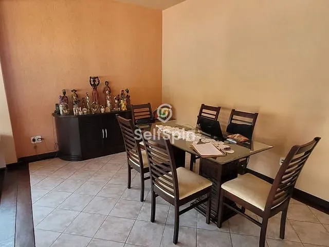 Casa com 500m² 3 quartos e 3 banheiros, para alugar, no bairro Itaipu em Niterói