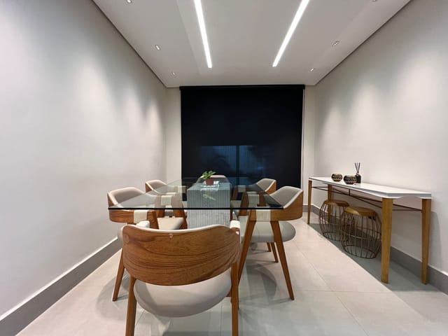 Casa com 180m² 3 quartos e 3 banheiros, à venda, no bairro Portal de Versalhes 1 em Londrina