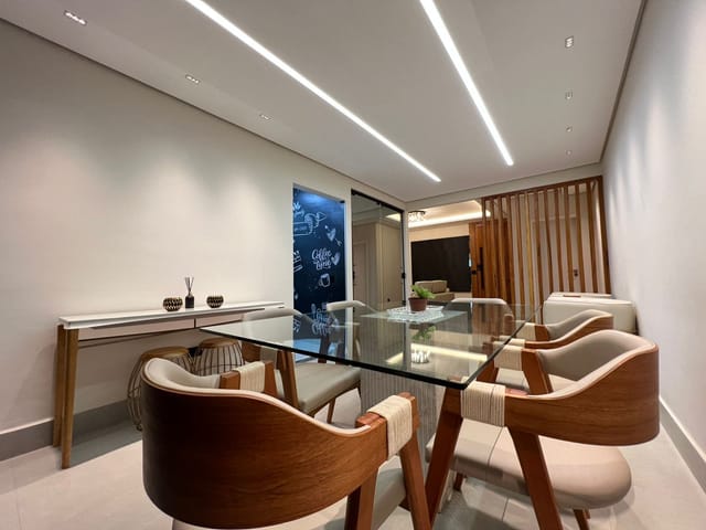 Casa com 180m² 3 quartos e 3 banheiros, à venda, no bairro Portal de Versalhes 1 em Londrina