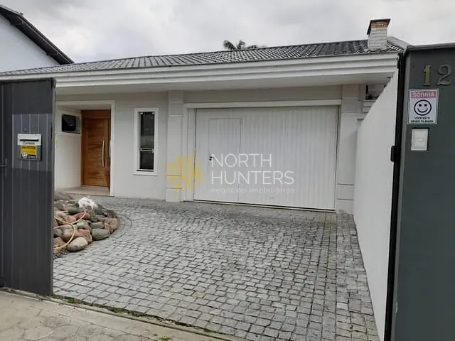 Casa com 172m² 3 quartos e 3 banheiros, à venda, no bairro América em Joinville