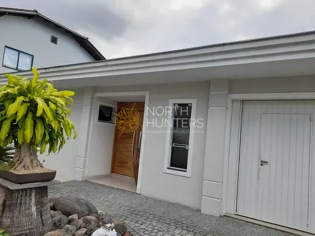 Casa com 172m² 3 quartos e 3 banheiros, à venda, no bairro América em Joinville