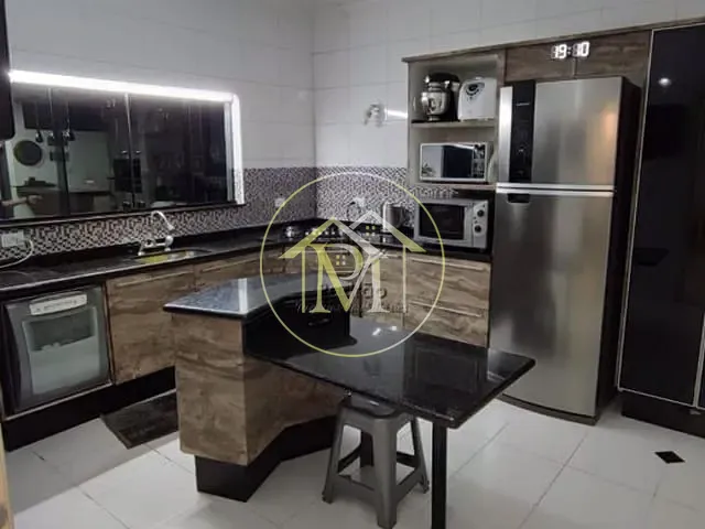 Casa com 250m² 3 quartos e 5 banheiros, à venda, no bairro Condomínio Vila dos Inglezes em Sorocaba