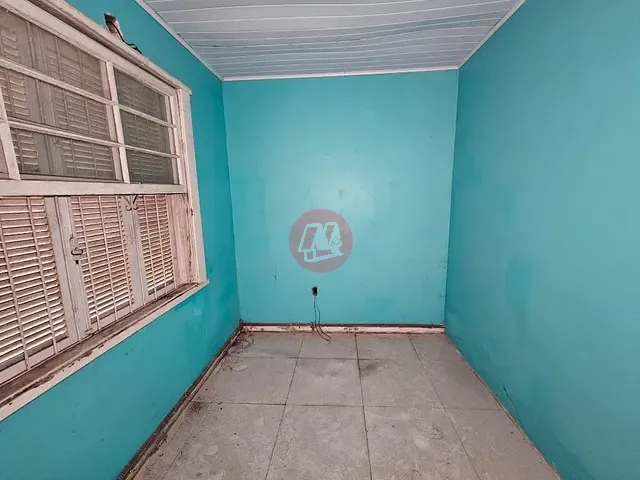 Casa com 300m² 4 quartos e 4 banheiros, para alugar, no bairro Rio Branco em Porto Alegre