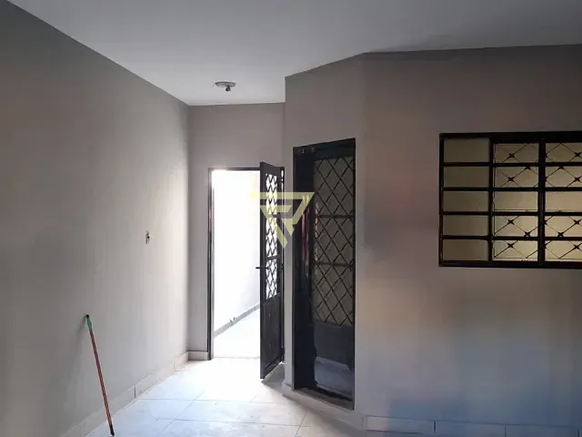 Casa 2 quartos e 1 banheiro, à venda, no bairro Vila Pompéia em Ribeirão Preto