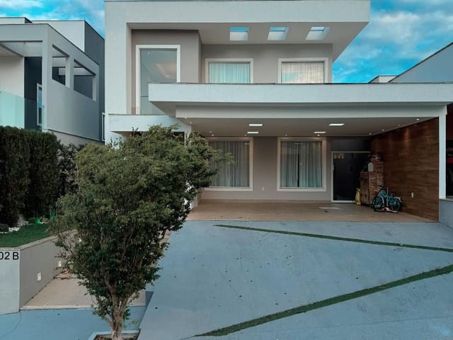 Casa com 300m² 3 quartos e 3 banheiros, à venda, no bairro Vale dos Cristais em Macaé