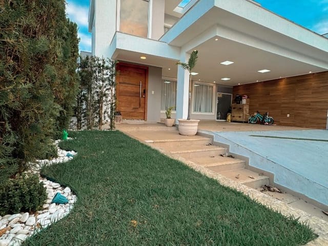 Casa com 300m² 3 quartos e 3 banheiros, à venda, no bairro Vale dos Cristais em Macaé