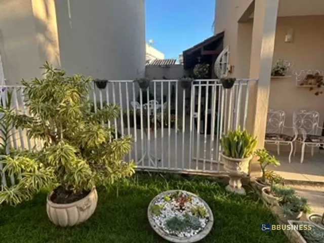 Casa com 85m² 2 quartos e 3 banheiros, à venda, no bairro Parque California  em Campos dos Goytacazes