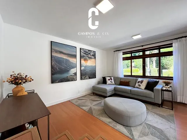 Casa com 270m² 3 quartos e 3 banheiros, à venda, no bairro Vila Pora em Campos do Jordão