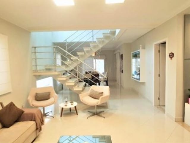 Casa com 250m² 4 quartos e 5 banheiros, à venda, no bairro Urbanova em São José dos Campos