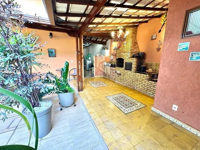 Casa com 375m² 3 quartos e 3 banheiros, à venda, no bairro Parque Xangri-Lá em Contagem