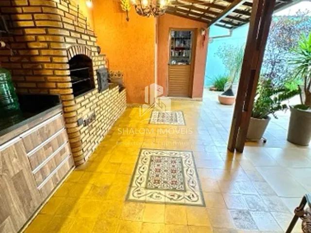 Casa com 375m² 3 quartos e 3 banheiros, à venda, no bairro Parque Xangri-Lá em Contagem