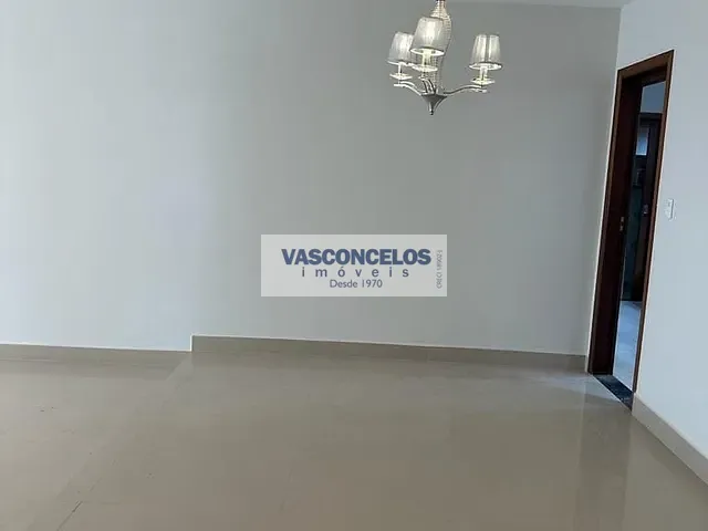 Casa com 700m² 4 quartos e 6 banheiros, à venda, no bairro Jardim das Colinas em São José dos Campos