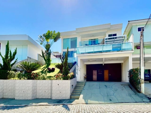 Casa com 648m² 5 quartos e 6 banheiros, à venda, no bairro Lagoa em Macaé