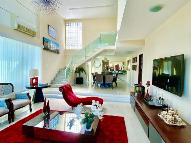 Casa com 648m² 5 quartos e 6 banheiros, à venda, no bairro Lagoa em Macaé