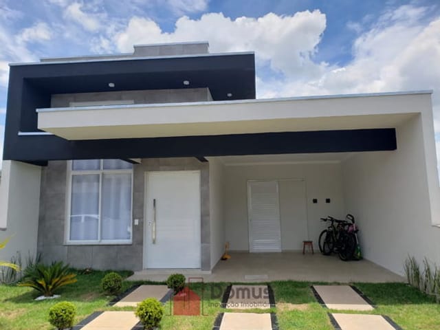 Casa à venda, no bairro Vila Prado em Pindamonhangaba