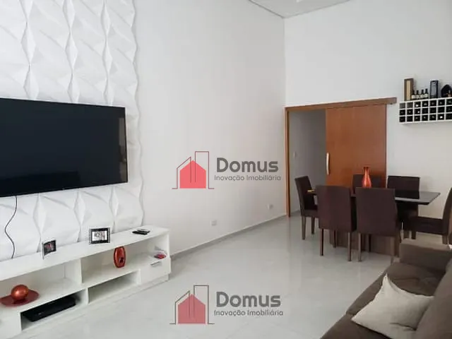 Casa à venda, no bairro Vila Prado em Pindamonhangaba