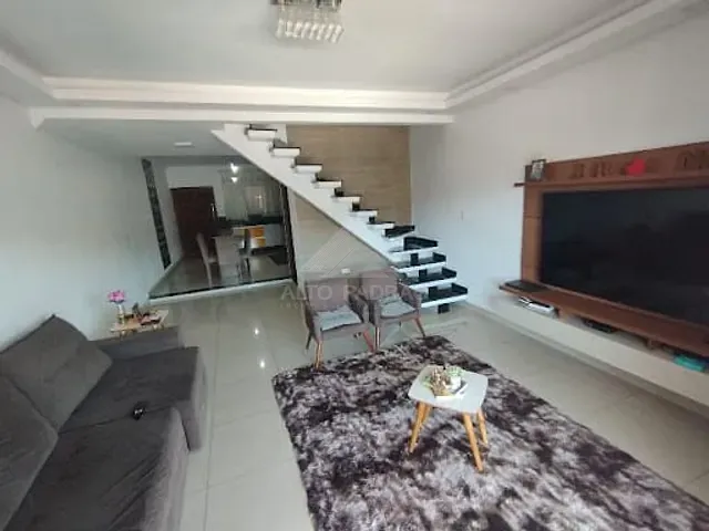 Casa com 125m² 2 quartos e 3 banheiros, à venda, no bairro Jardim Zaira em Mauá