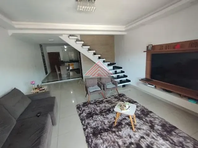 Casa com 125m² 2 quartos e 3 banheiros, à venda, no bairro Jardim Zaira em Mauá