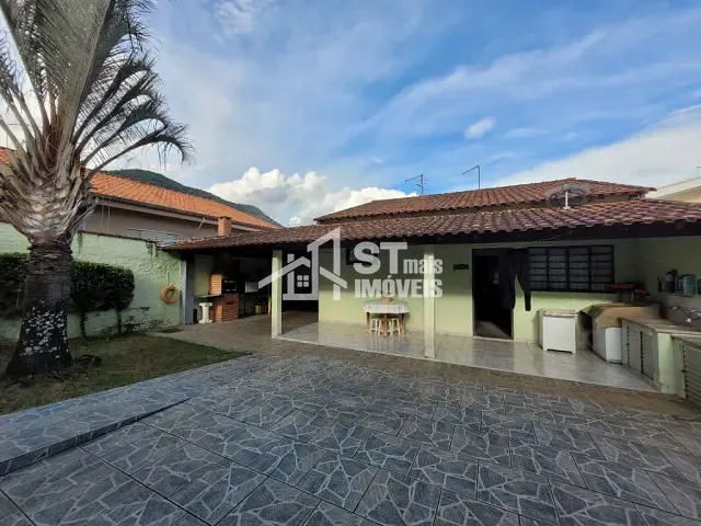 Casa com 275m² 2 quartos e 1 banheiro, à venda, no bairro Jardim Bela Vista em Andradas