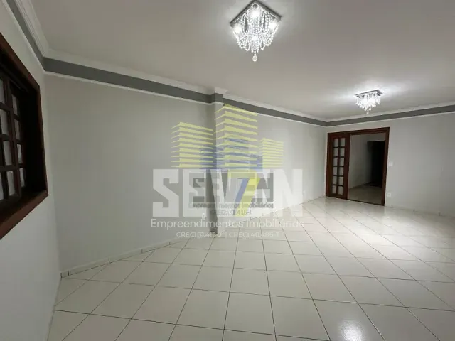 Casa com 200m² 3 quartos e 2 banheiros, à venda, no bairro Vila Carvalho em Bauru