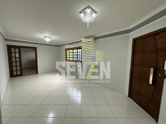 Casa com 200m² 3 quartos e 2 banheiros, à venda, no bairro Vila Carvalho em Bauru