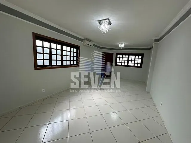 Casa com 200m² 3 quartos e 3 banheiros, à venda, no bairro Vila Carvalho em Bauru