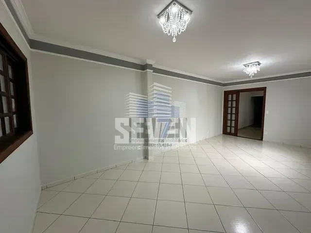 Casa com 200m² 3 quartos e 3 banheiros, à venda, no bairro Vila Carvalho em Bauru