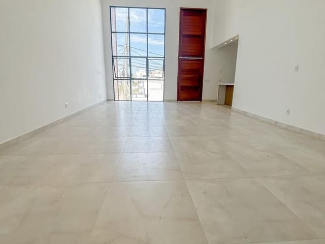 Casa com 300m² 3 quartos e 2 banheiros, à venda ou para alugar, no bairro Vale dos Cristais em Macaé