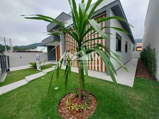 Casa com 252m² 3 quartos e 1 banheiro, à venda, no bairro Forquilhas em São José
