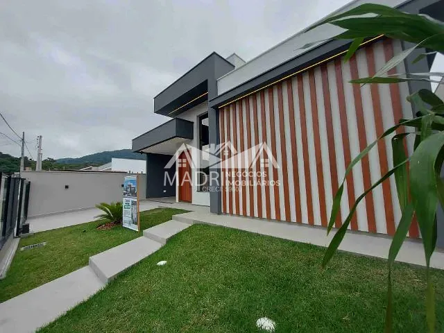 Casa com 252m² 3 quartos e 1 banheiro, à venda, no bairro Forquilhas em São José