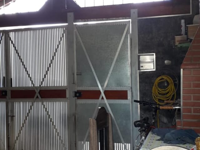 Casa 3 quartos e 2 banheiros, à venda, no bairro Conjunto Residencial Araretama em Pindamonhangaba