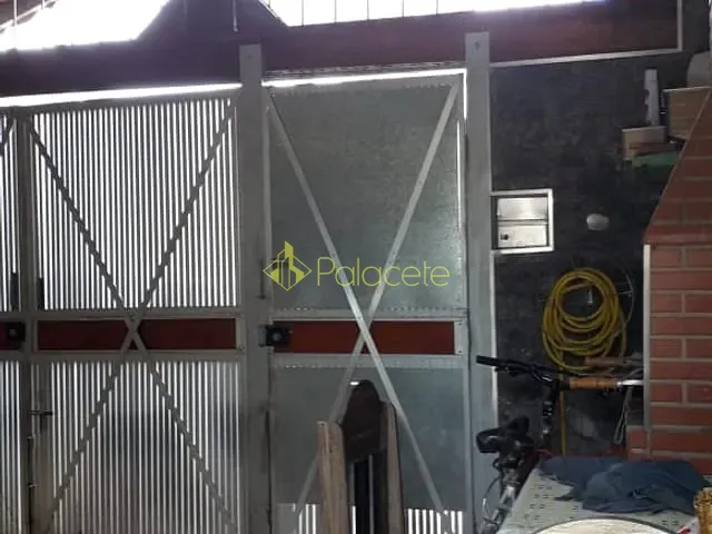 Casa 3 quartos e 2 banheiros, à venda, no bairro Conjunto Residencial Araretama em Pindamonhangaba