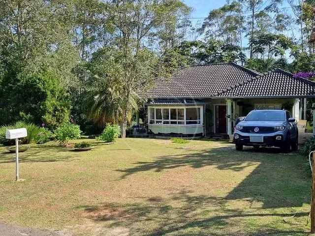 Casa com 820m² 3 quartos e 5 banheiros, à venda, no bairro Fazenda da Ilha em Embu-Guaçu
