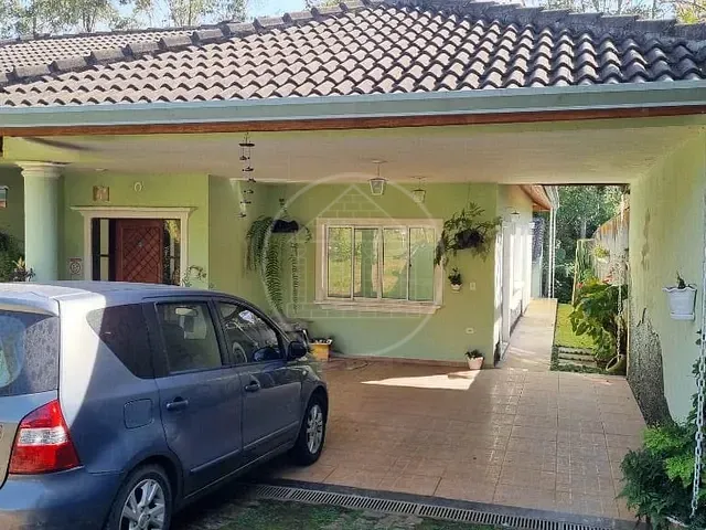Casa com 820m² 3 quartos e 5 banheiros, à venda, no bairro Fazenda da Ilha em Embu-Guaçu