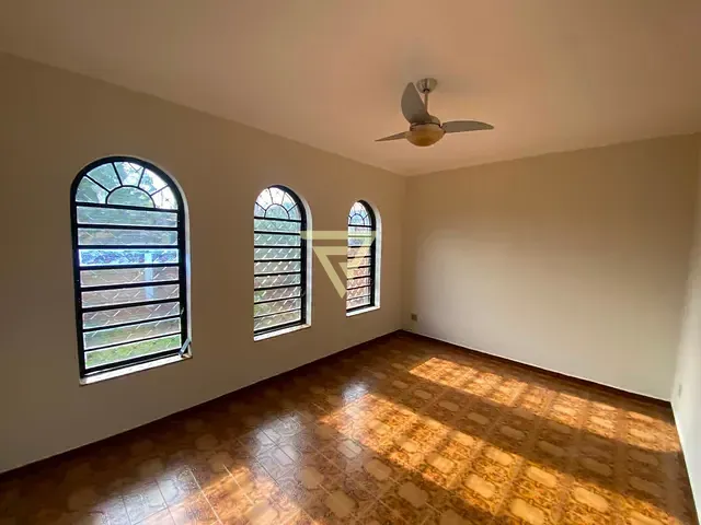 Casa 3 quartos e 1 banheiro, para alugar, no bairro Vila Albertina em Ribeirão Preto