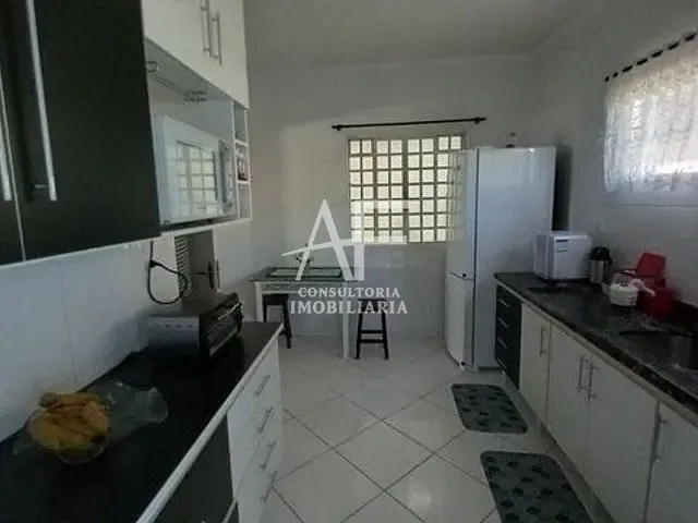 Casa com 150m² 3 quartos e 4 banheiros, à venda, no bairro Estiva em Taubaté