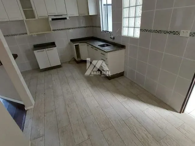 Casa com 630m² 3 quartos e 3 banheiros, à venda ou para alugar, no bairro Jardim Carvalho em Ponta Grossa