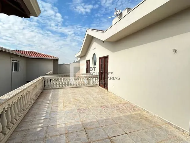 Casa com 600m² 4 quartos e 4 banheiros, à venda ou para alugar, no bairro Jardim Regina em Indaiatuba