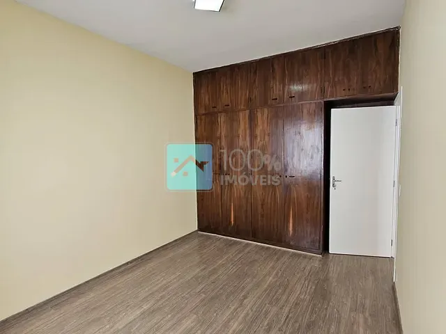 Casa com 200m² 2 quartos e 1 banheiro, à venda, no bairro Jardim Topazio em São José dos Campos